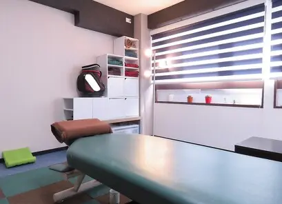 整体サロン ルーム銀座【Ro-om GINZA】/ 骨盤・小顔・姿勢矯正 / 銀座