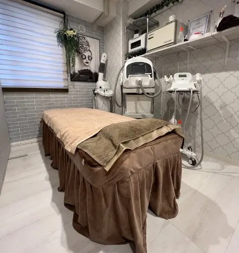 Private Salon M【プライベートサロンエム】/ かくれ家サロン / 銀座